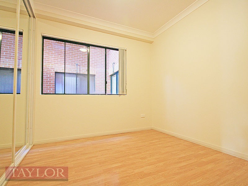 1/27  Early Street, Parramatta NSW 2150