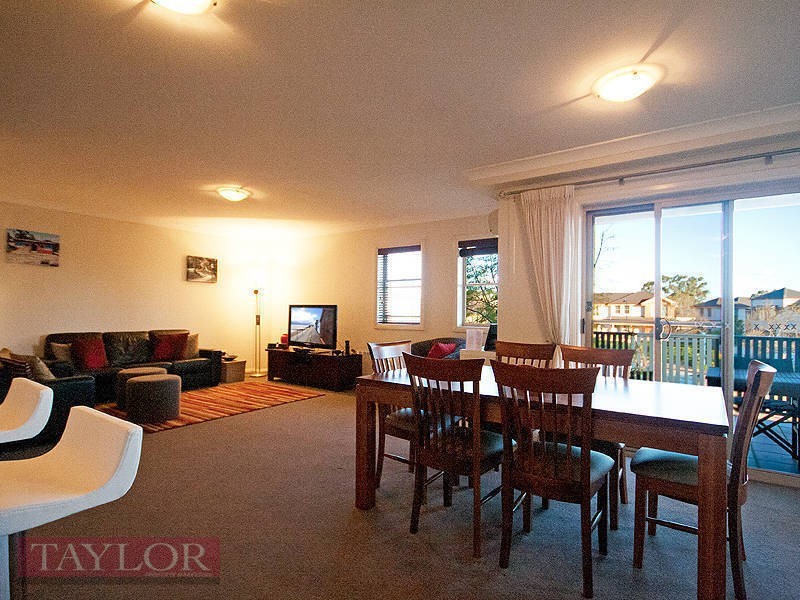 4/15 Governors Way, Oatlands NSW 2117