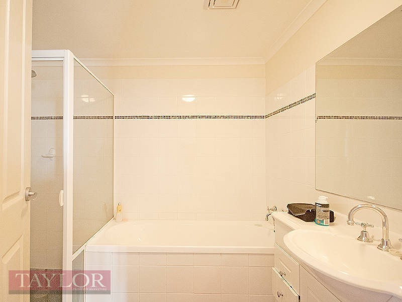 4/15 Governors Way, Oatlands NSW 2117