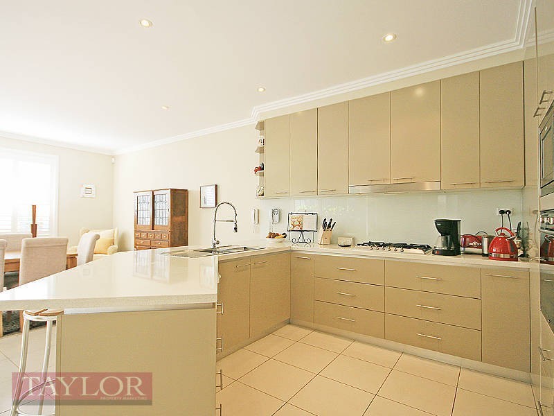 10 Westwood Way, Bella Vista NSW 2153