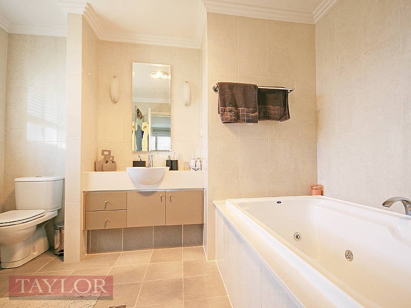 10 Westwood Way, Bella Vista NSW 2153