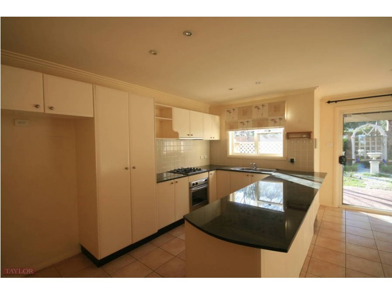 2 Governors Way, Oatlands NSW 2117