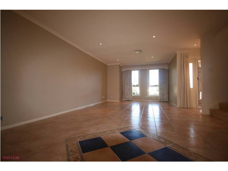 2 Governors Way, Oatlands NSW 2117