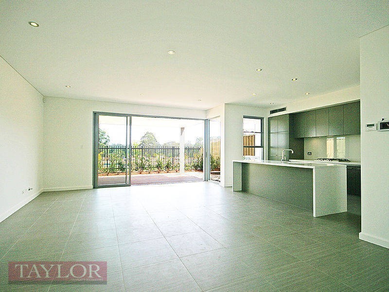 33 Central Park Avenue, Baulkham Hills NSW 2153