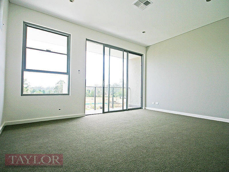 33 Central Park Avenue, Baulkham Hills NSW 2153