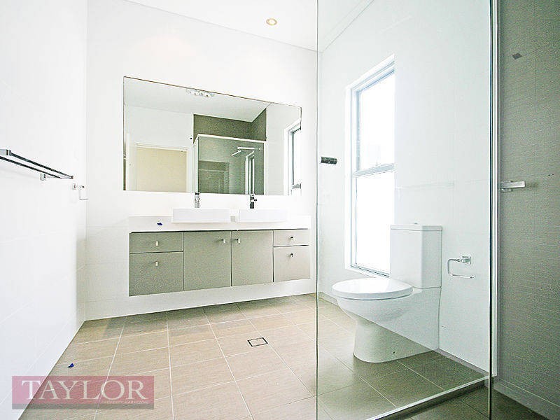 33 Central Park Avenue, Baulkham Hills NSW 2153