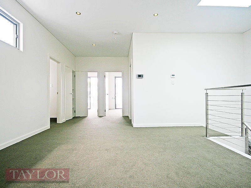 33 Central Park Avenue, Baulkham Hills NSW 2153