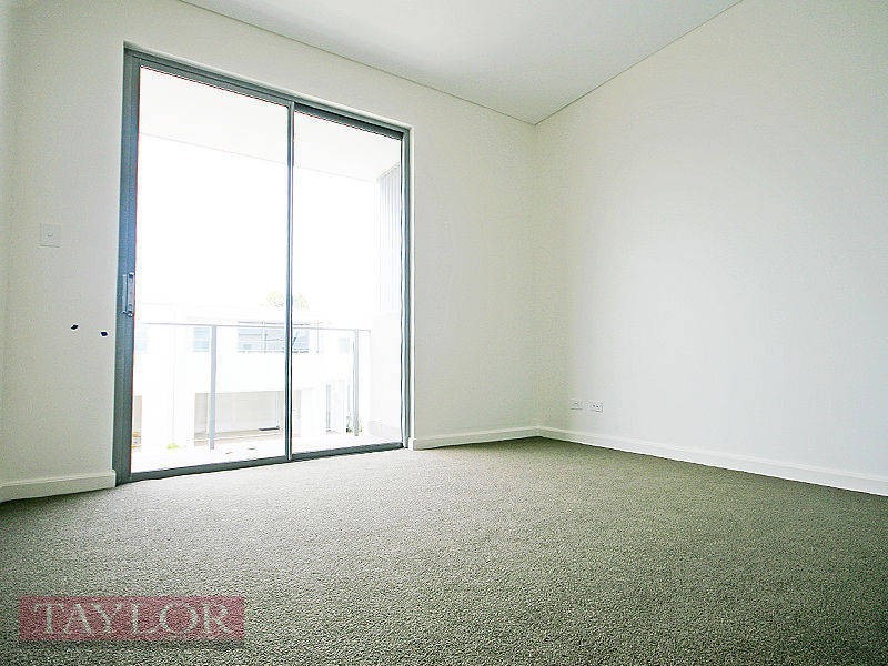 33 Central Park Avenue, Bella Vista NSW 2153