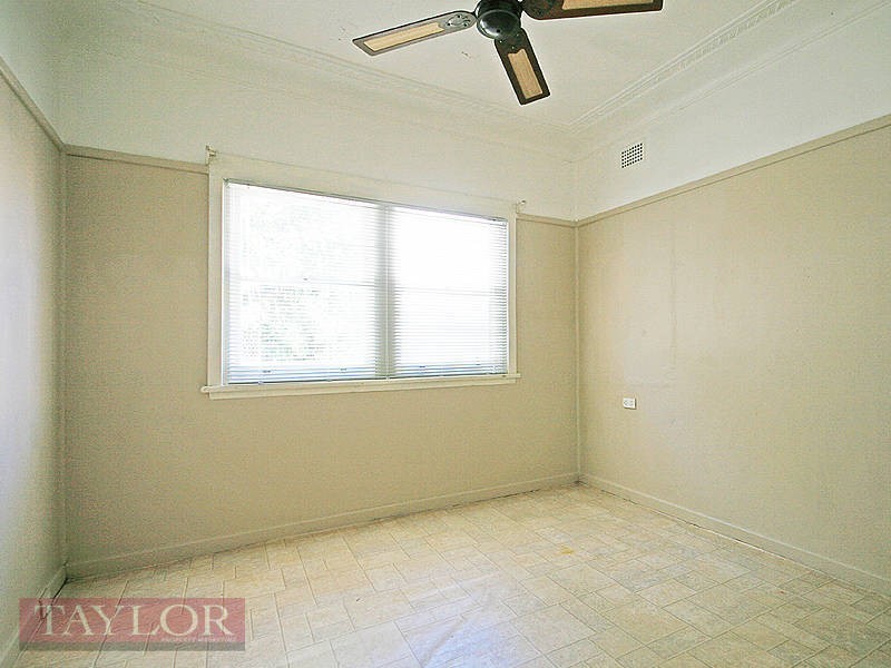 124 Walpole Street, Merrylands NSW 2160