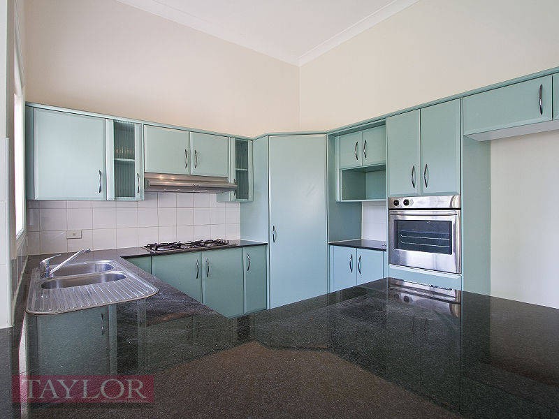 2/51 Pinetree Drive, Carlingford NSW 2118