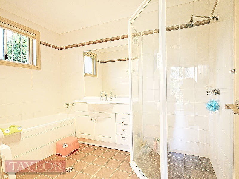 6 Hunterford Crescent, Oatlands NSW 2117