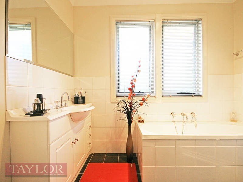 3 The Mews, Oatlands NSW 2117