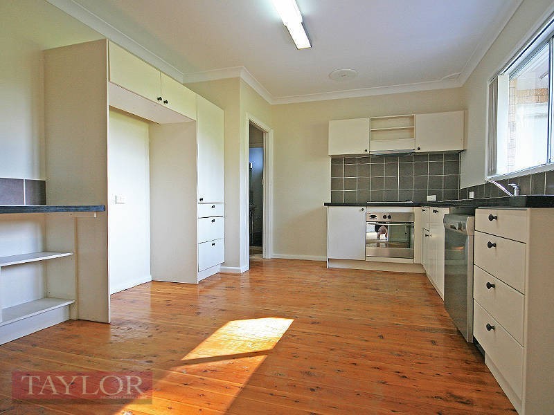 11 Niblick Crescent, Oatlands NSW 2117