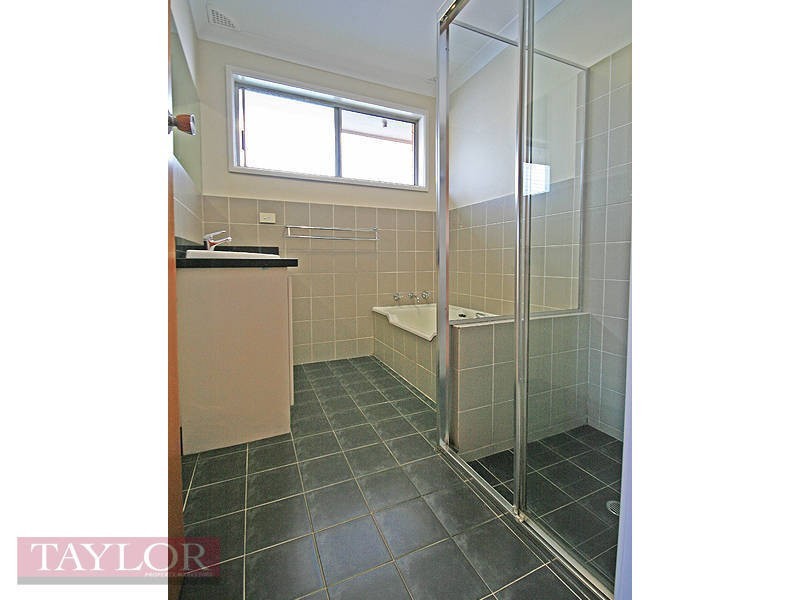 11 Niblick Crescent, Oatlands NSW 2117