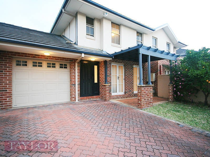 4 The Mews, Oatlands NSW 2117