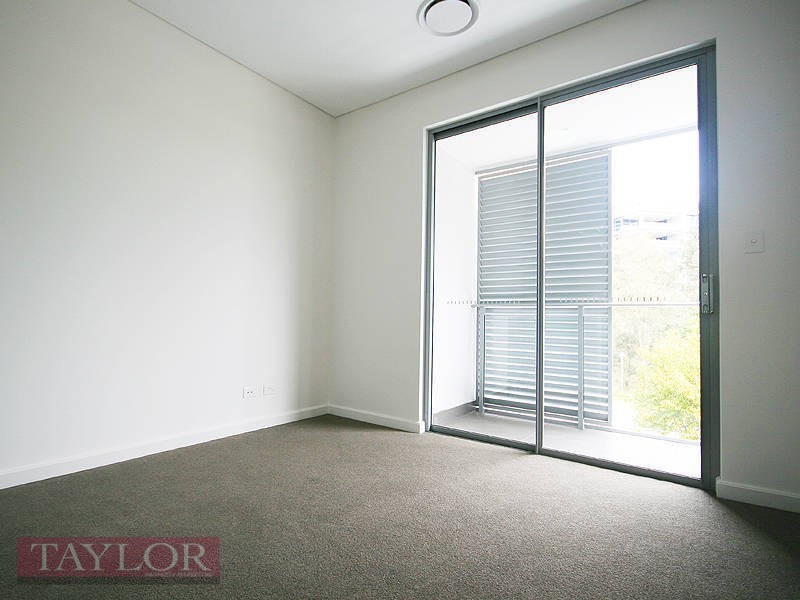 6 Central Park Avenue, Bella Vista NSW 2153