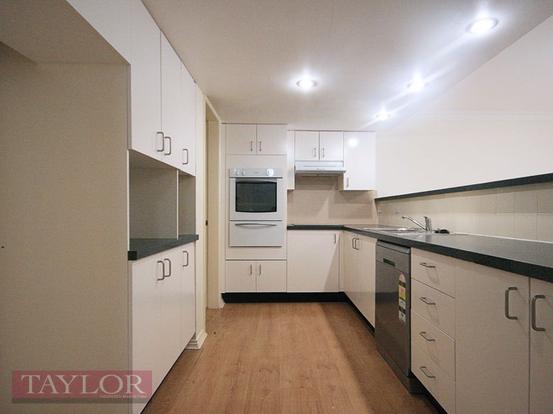 27/40 Strathalbyn Drive, Oatlands NSW 2117