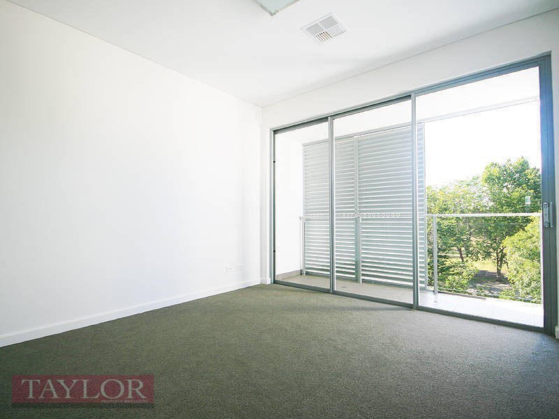 30 Central Park Avenue, Baulkham Hills NSW 2153
