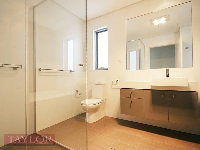 30 Central Park Avenue, Baulkham Hills NSW 2153