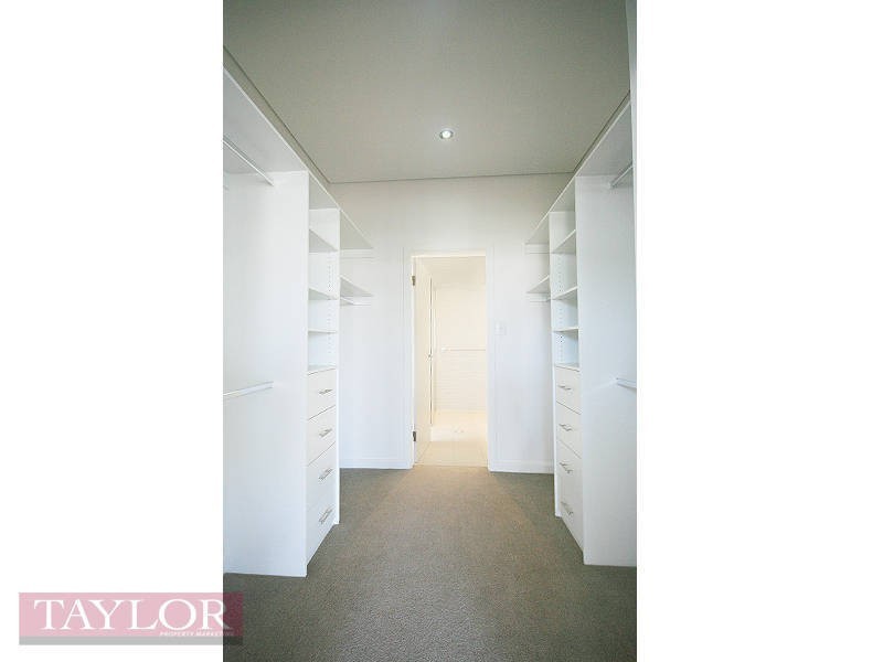 34 Central Park Avenue, Baulkham Hills NSW 2153