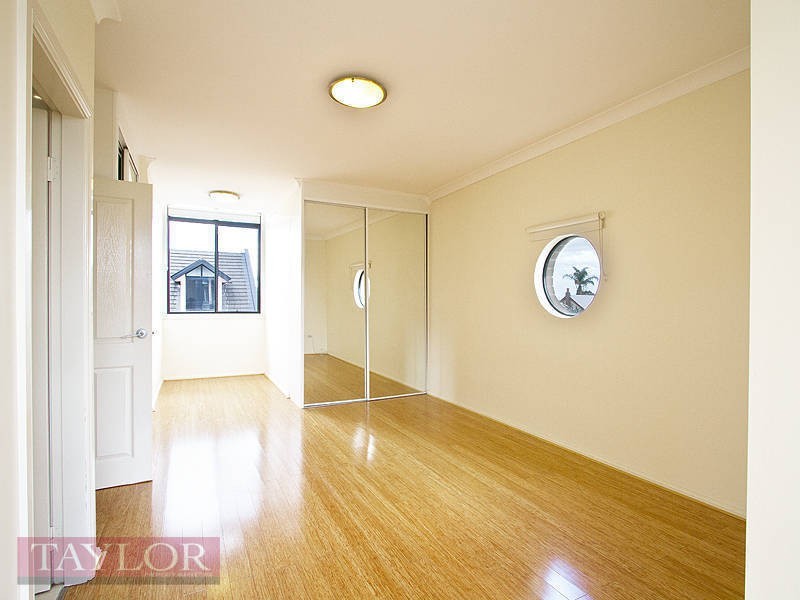 8/210 Pennant Hills Road, Oatlands NSW 2117