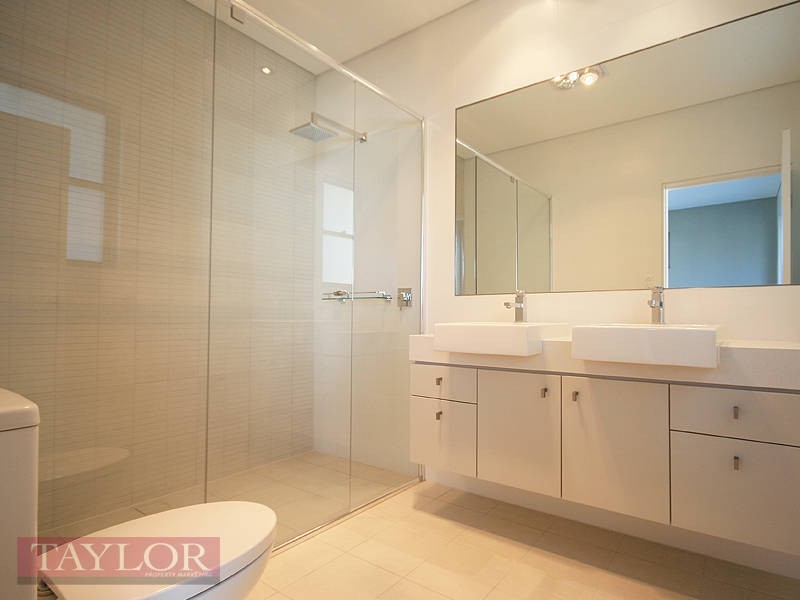 68  Central Park Avenue, Baulkham Hills NSW 2153