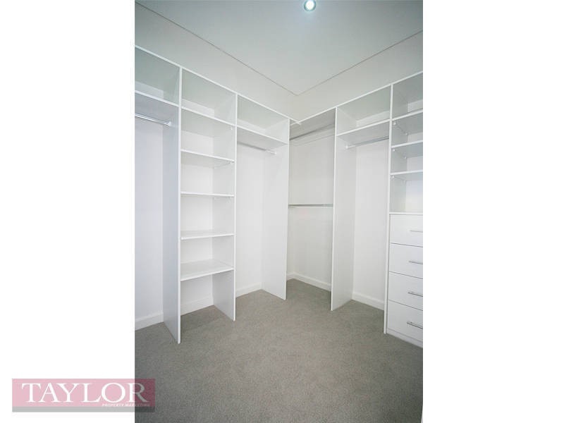 68 Central Park Avenue, Bella Vista NSW 2153