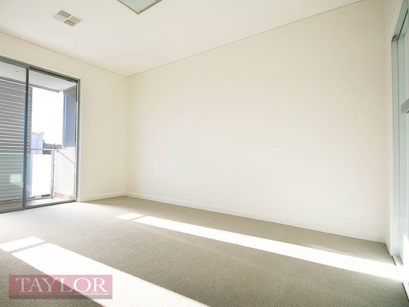 68 Central Park Avenue, Bella Vista NSW 2153