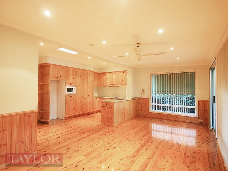 13 Alanas Avenue, Oatlands NSW 2117