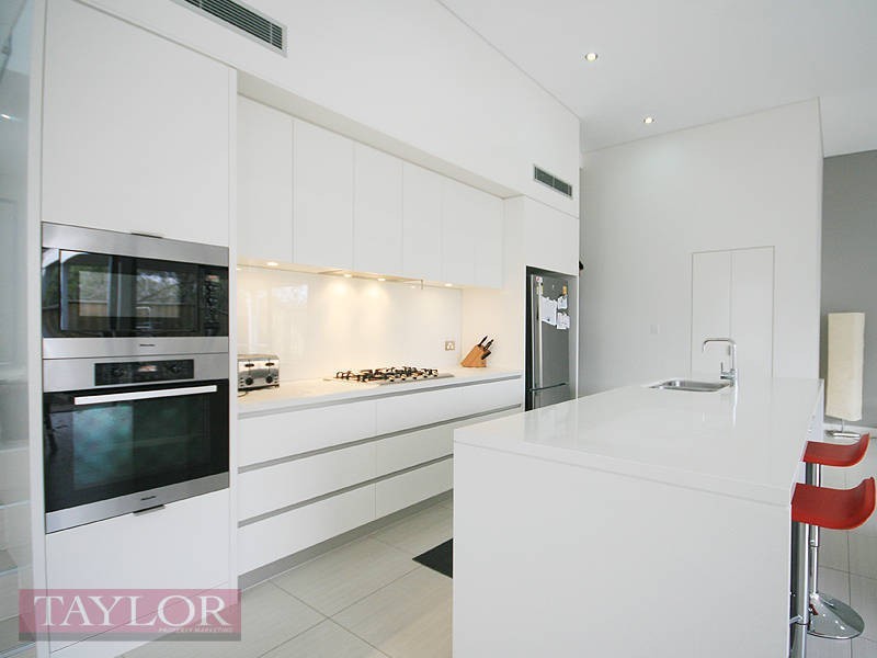 28 Central Park Avenue, Bella Vista NSW 2153