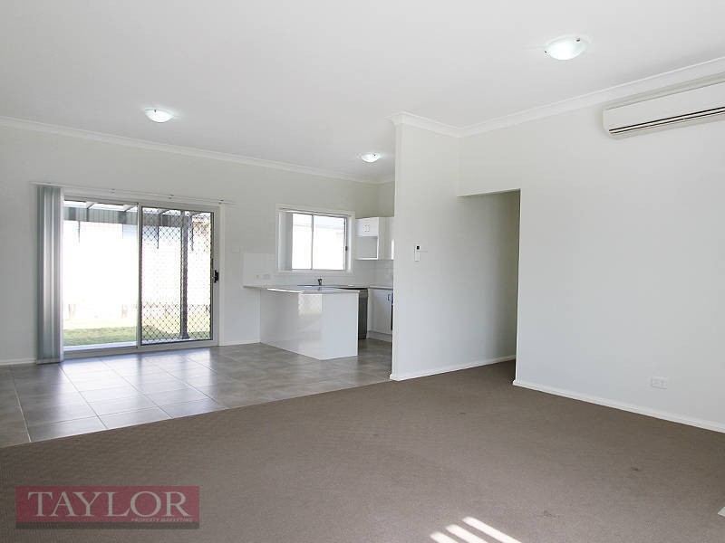 2/165 McMahons Way, Singleton NSW 2330