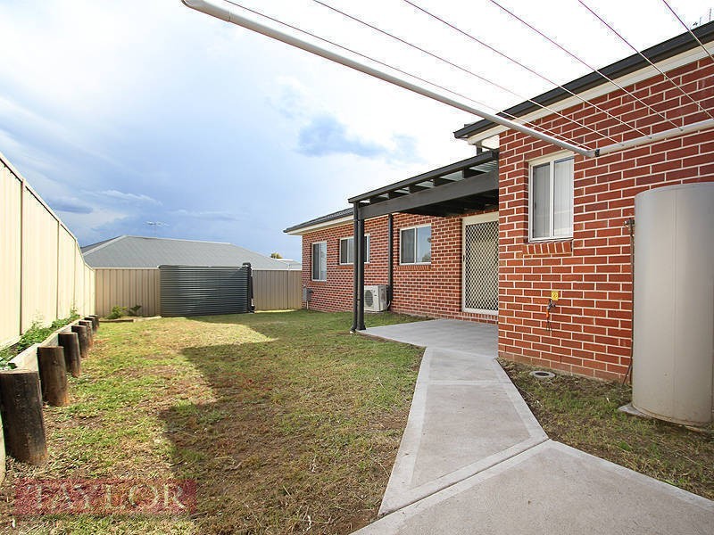 2/165 McMahons Way, Singleton NSW 2330