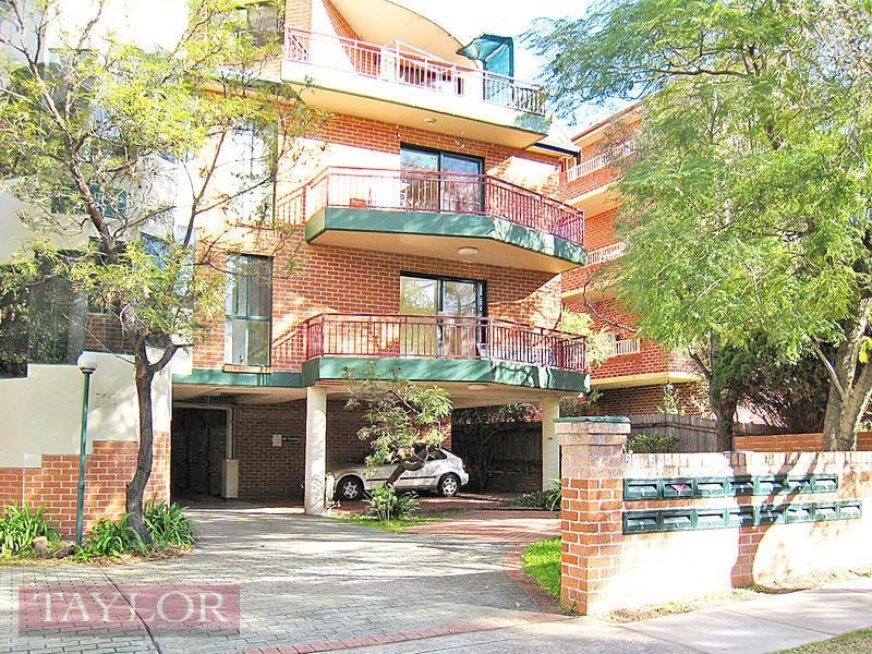 2/27 Early Street, Parramatta NSW 2150