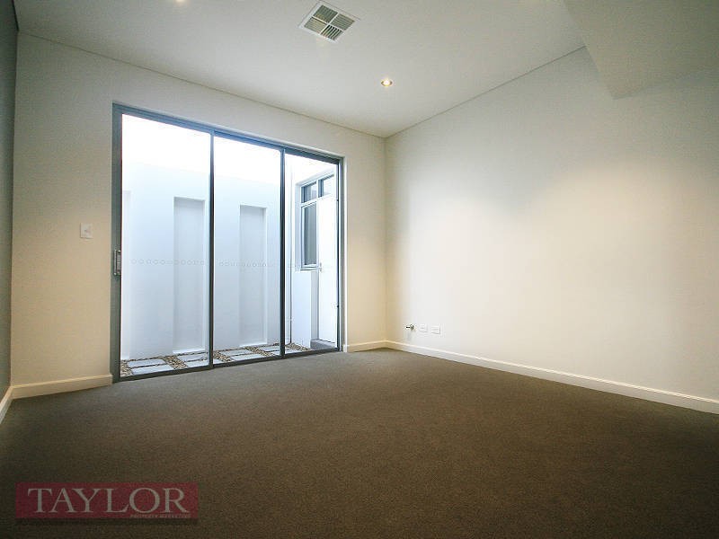 28 Solent Circuit, Bella Vista NSW 2153