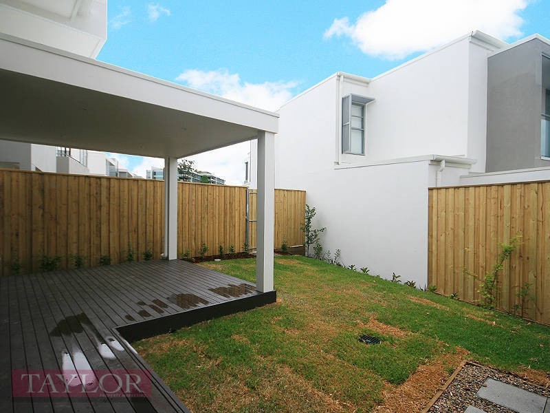 28 Solent Circuit, Bella Vista NSW 2153