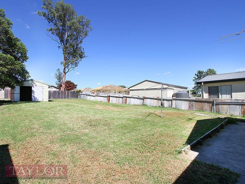 26 Little Park Street, Greta NSW 2334