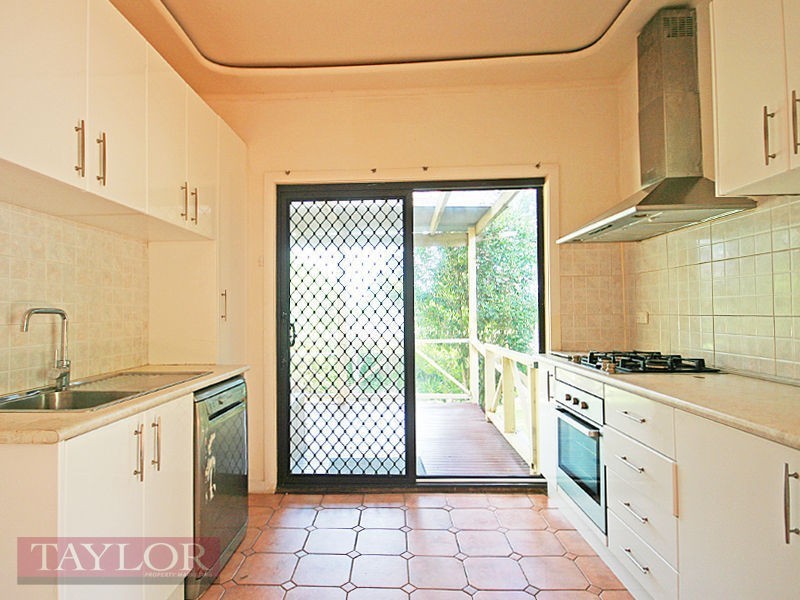 4 Alanas Avenue, Oatlands NSW 2117