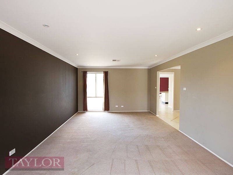 37 Aub Upward Close, Singleton NSW 2330