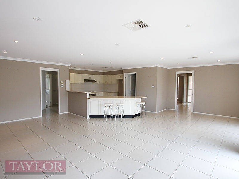 37 Aub Upward Close, Singleton NSW 2330
