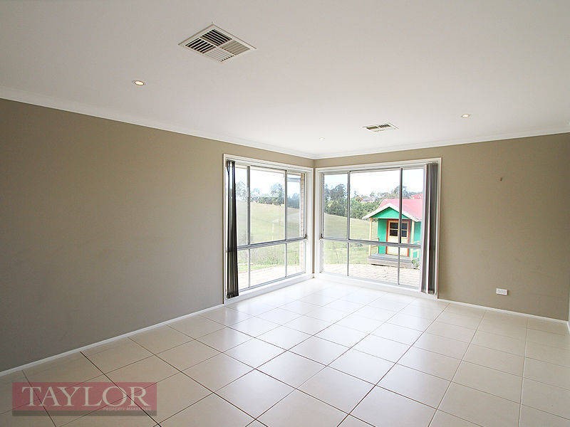 37 Aub Upward Close, Singleton NSW 2330