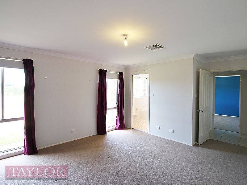 37 Aub Upward Close, Singleton NSW 2330