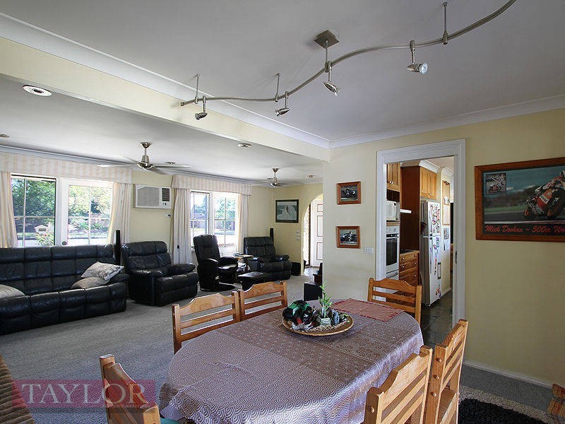 24 D’Arbon Avenue, Singleton NSW 2330