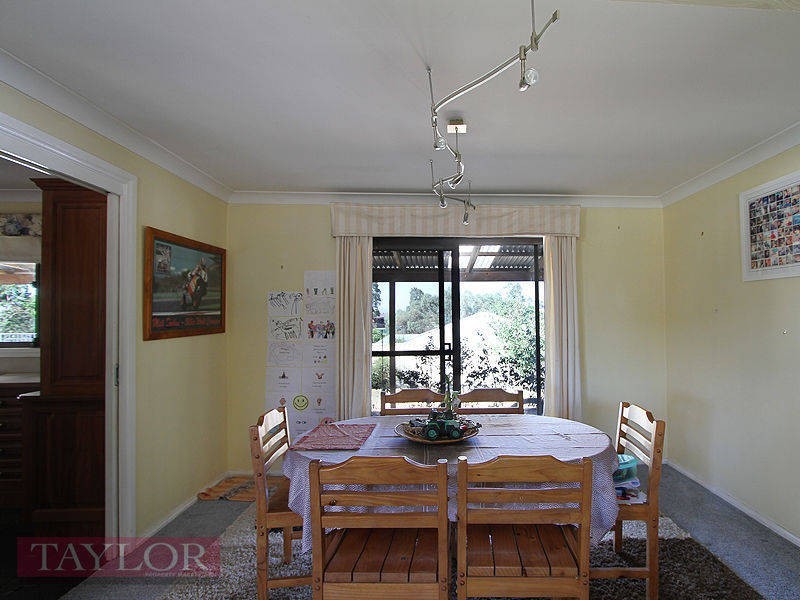 24 D’Arbon Avenue, Singleton NSW 2330