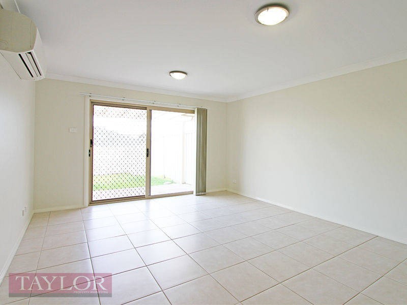 1/31 Broomfield Crescent, Singleton NSW 2330