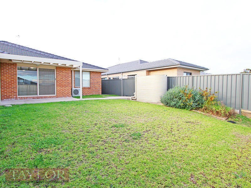 1/31 Broomfield Crescent, Singleton NSW 2330