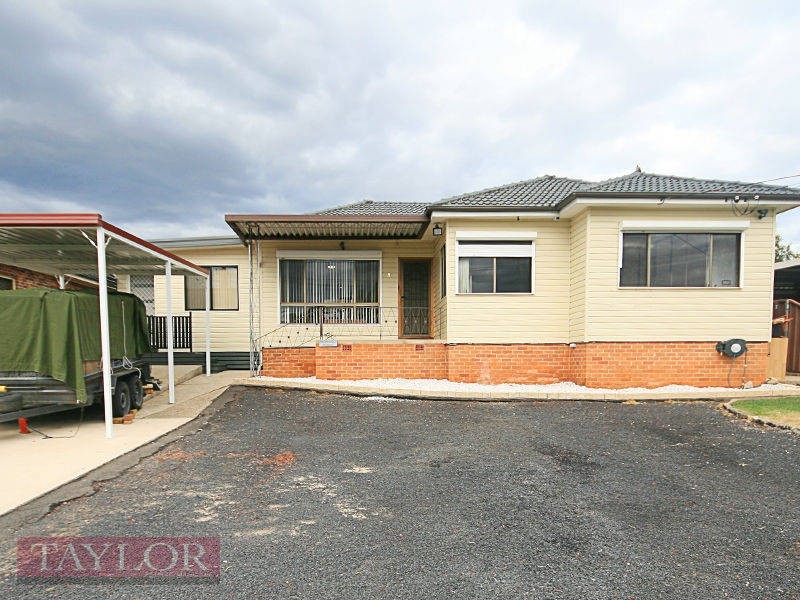 8 Hanbury Street, Greystanes NSW 2145