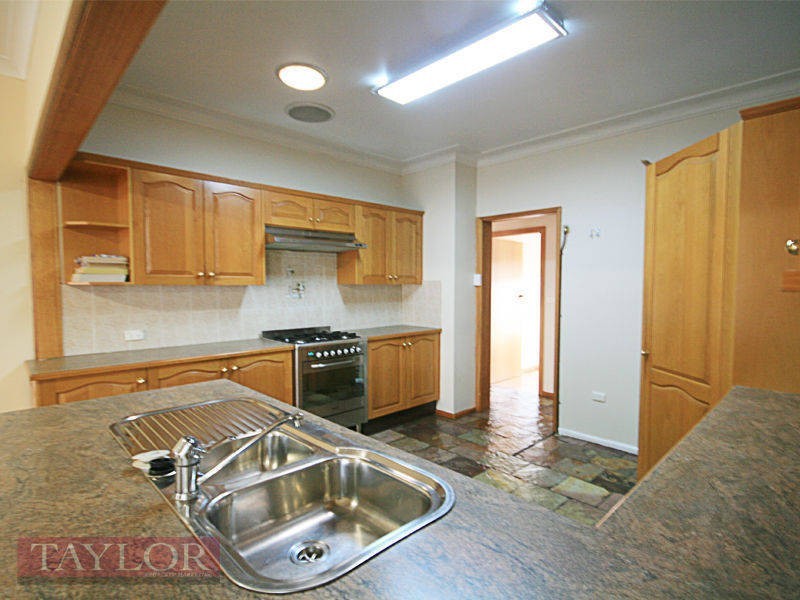 8 Hanbury Street, Greystanes NSW 2145