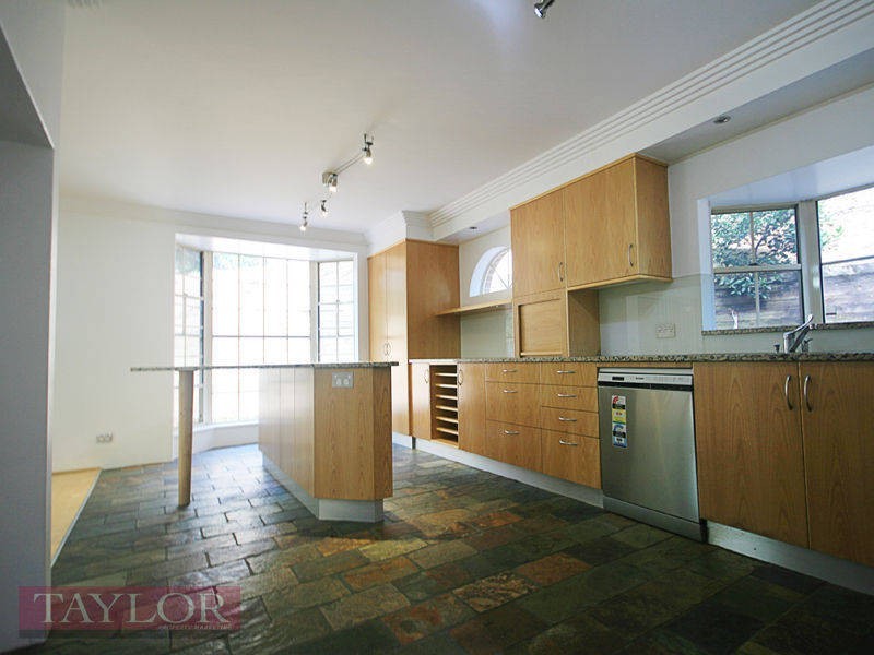 84/40 Strathalbyn Drive, Oatlands NSW 2117