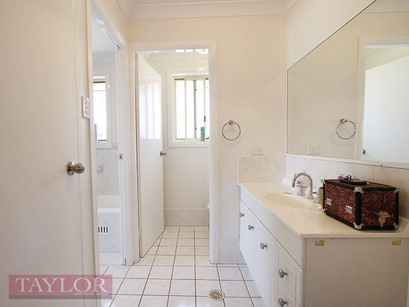 19 Eggleton Close, Singleton NSW 2330