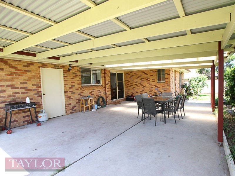 19 Eggleton Close, Singleton NSW 2330